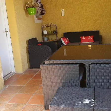 Petit Studio Au Calme Nyaraló